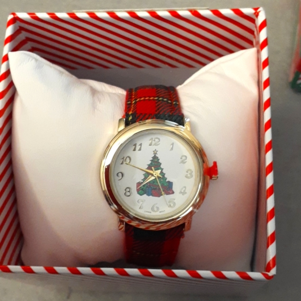 Nwt JC Penney Christmas Watch Classic Time